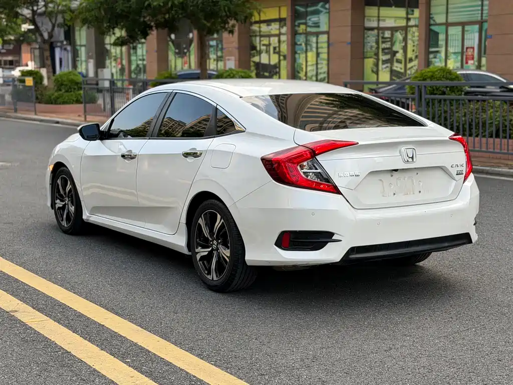 Honda Civic — фото 13