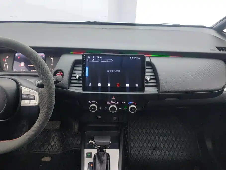 Honda Fit — фото 13