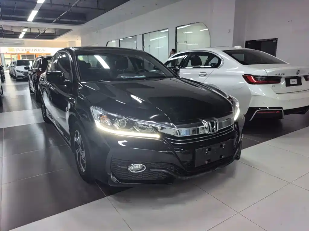 Honda Accord — фото 4