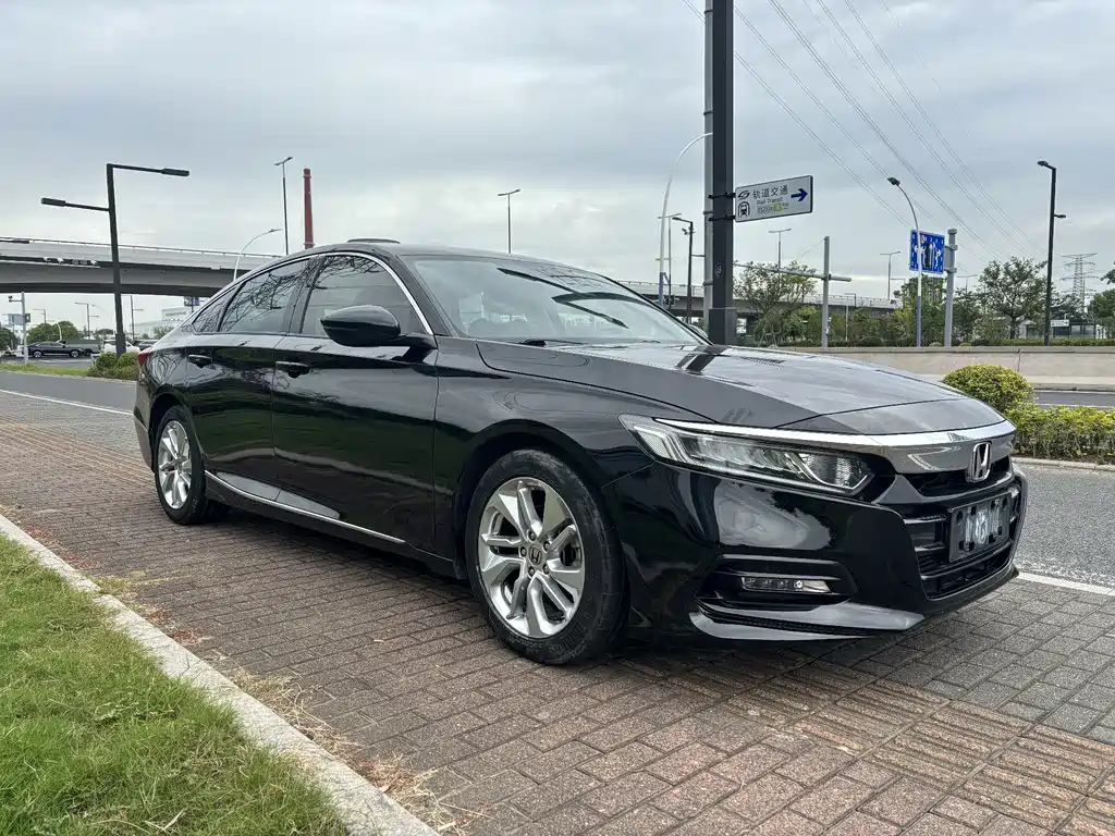 Honda Accord — фото 3