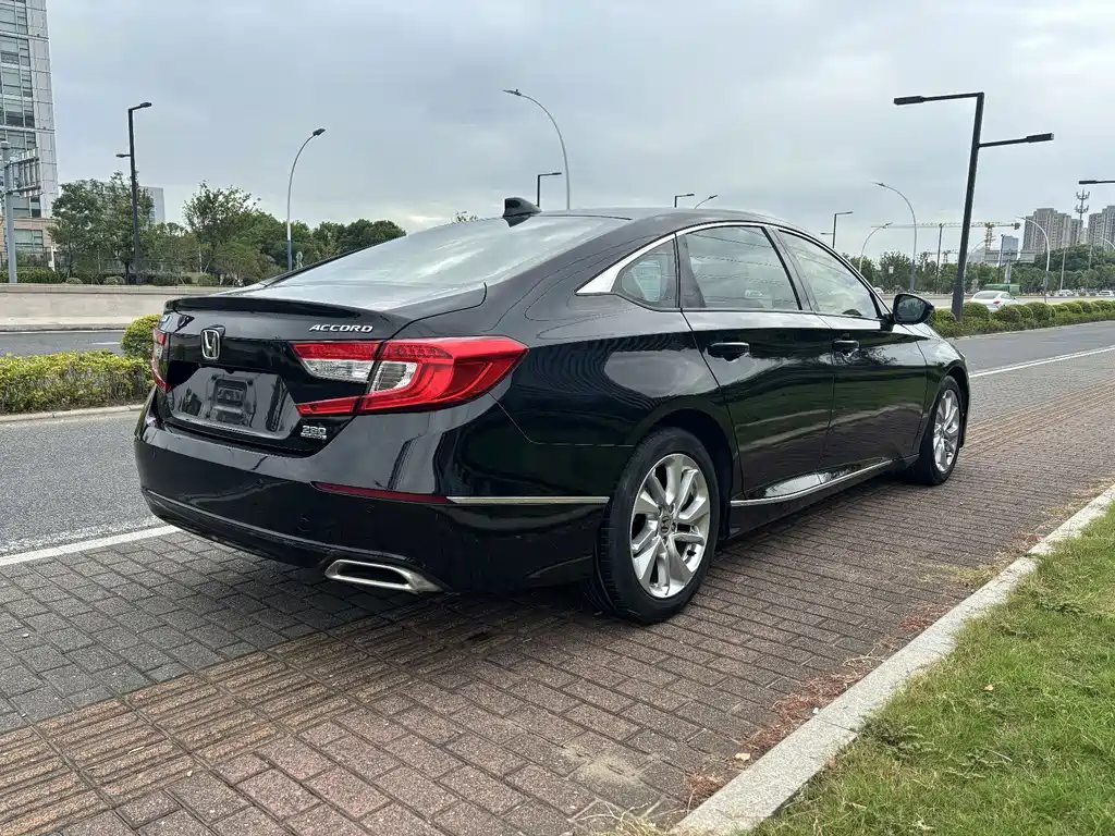 Honda Accord — фото 5