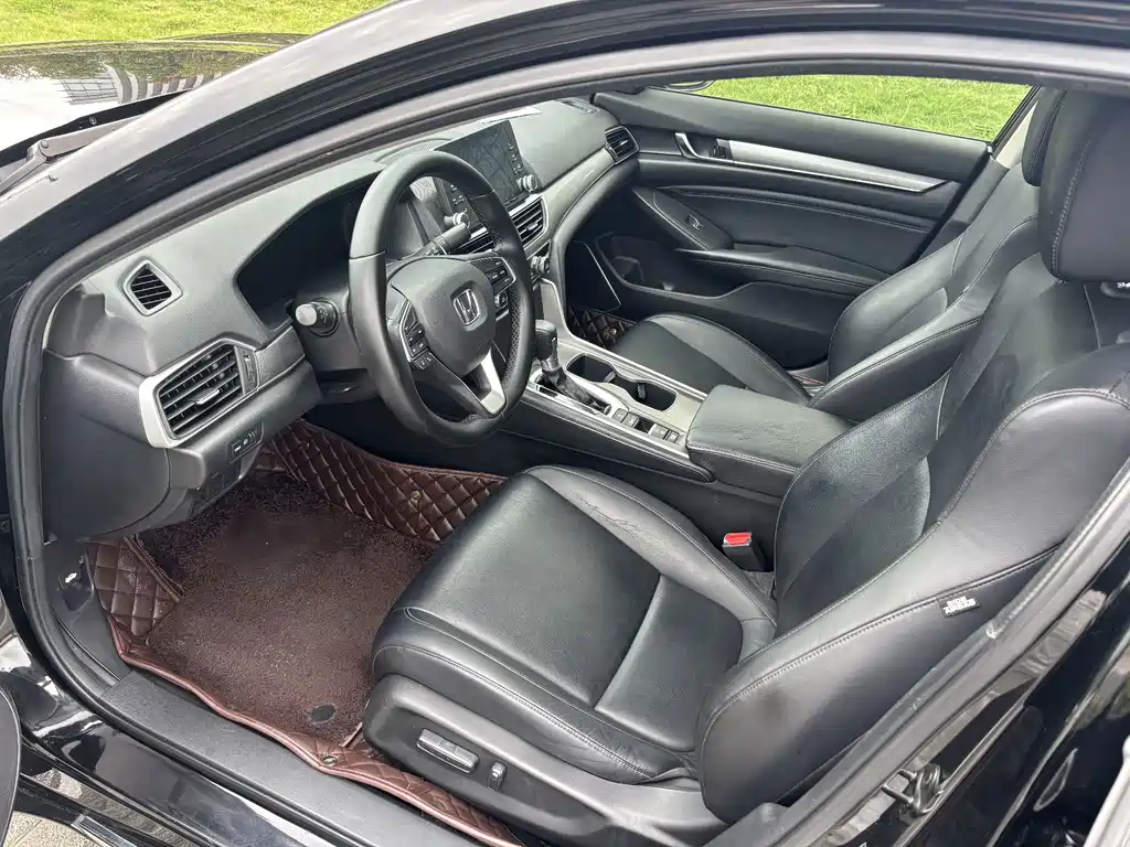 Honda Accord — фото 9