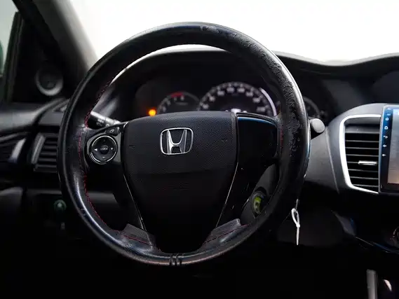 Honda Accord — фото 17