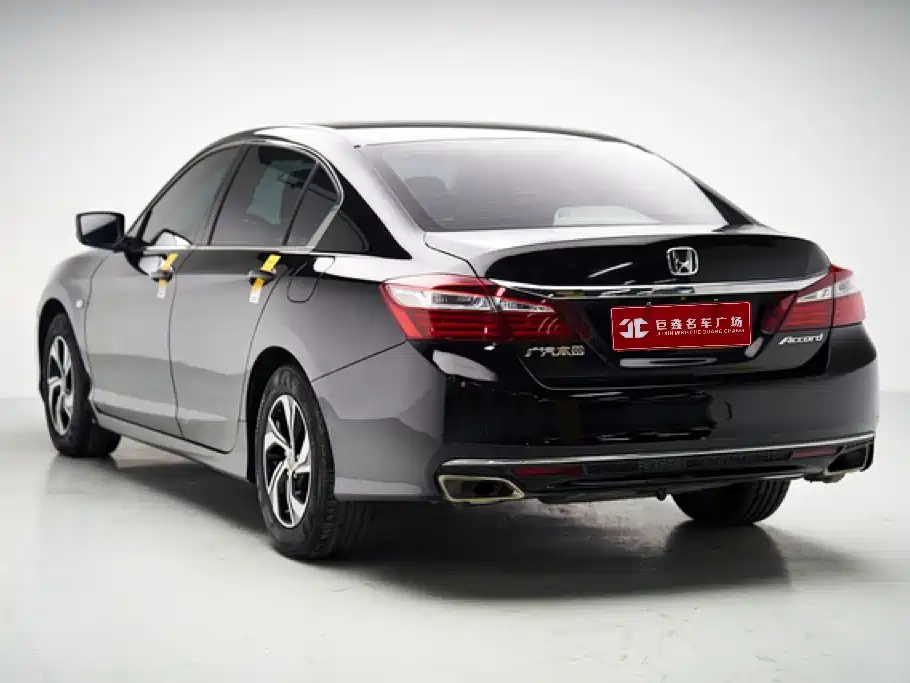 Honda Accord — фото 3