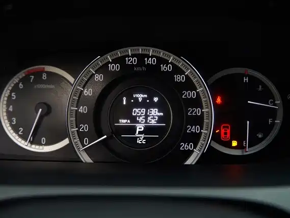 Honda Accord — фото 10
