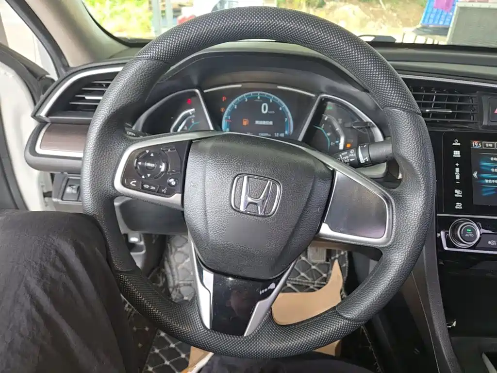 Honda Civic — фото 11
