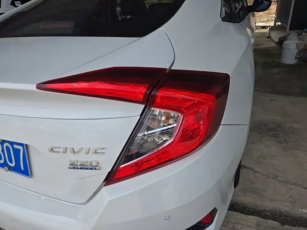 Honda Civic — фото 8