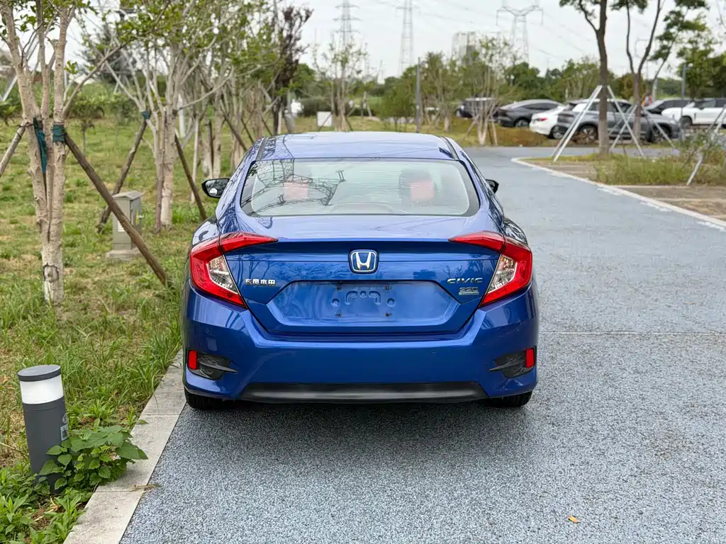 Honda Civic — фото 8