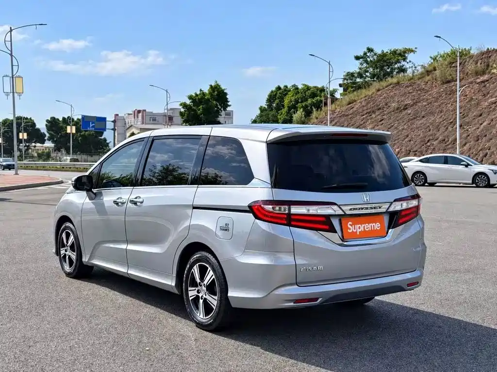 Honda Odyssey — фото 10