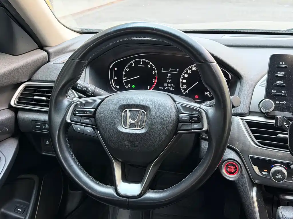 Honda Accord — фото 6