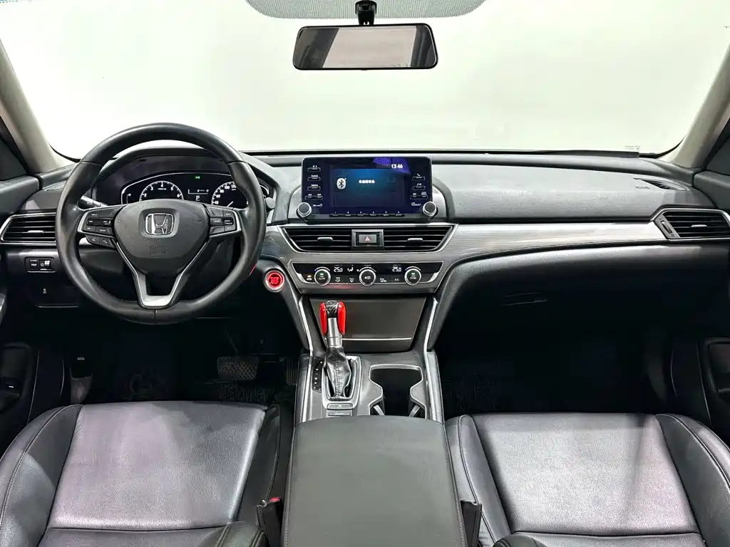 Honda Accord — фото 11