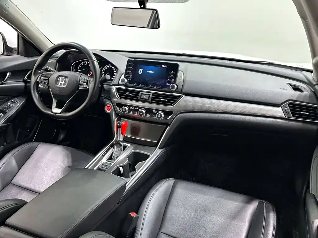 Honda Accord — фото 13