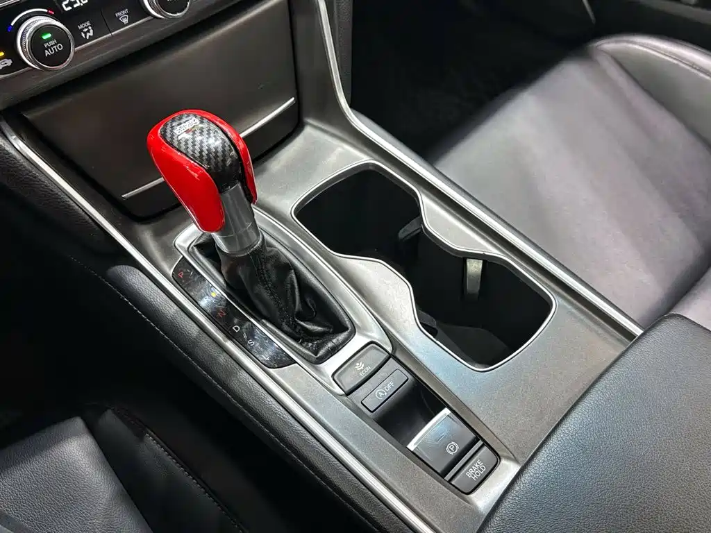 Honda Accord — фото 15