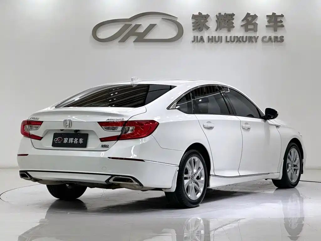 Honda Accord — фото 7