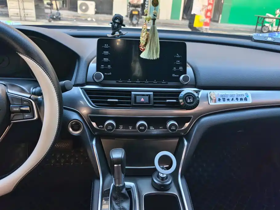 Honda Accord — фото 13