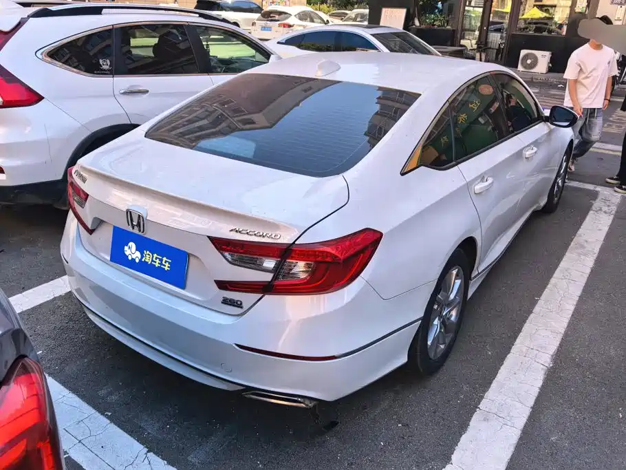 Honda Accord — фото 3