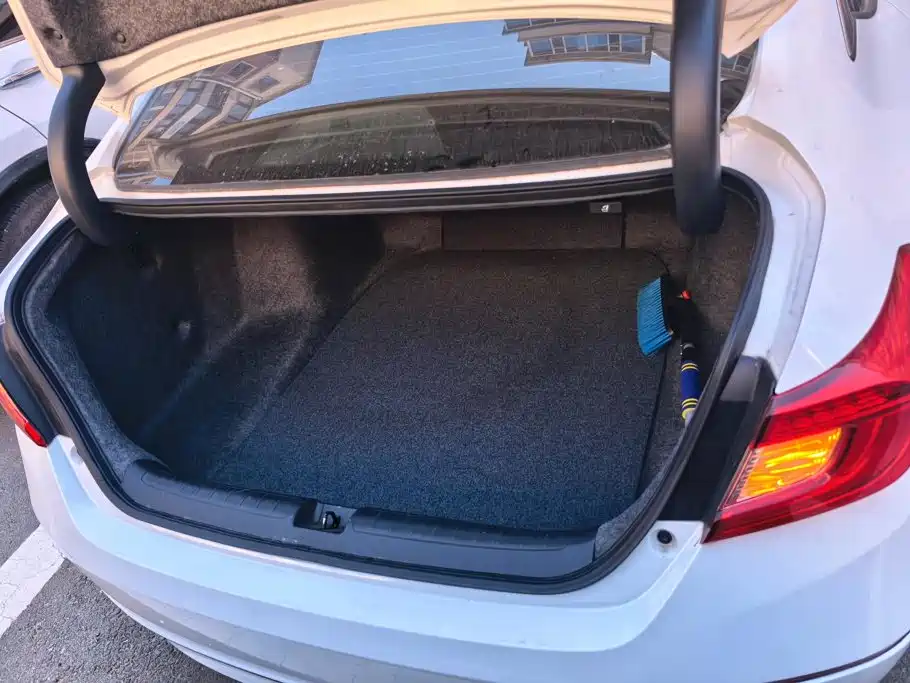 Honda Accord — фото 4