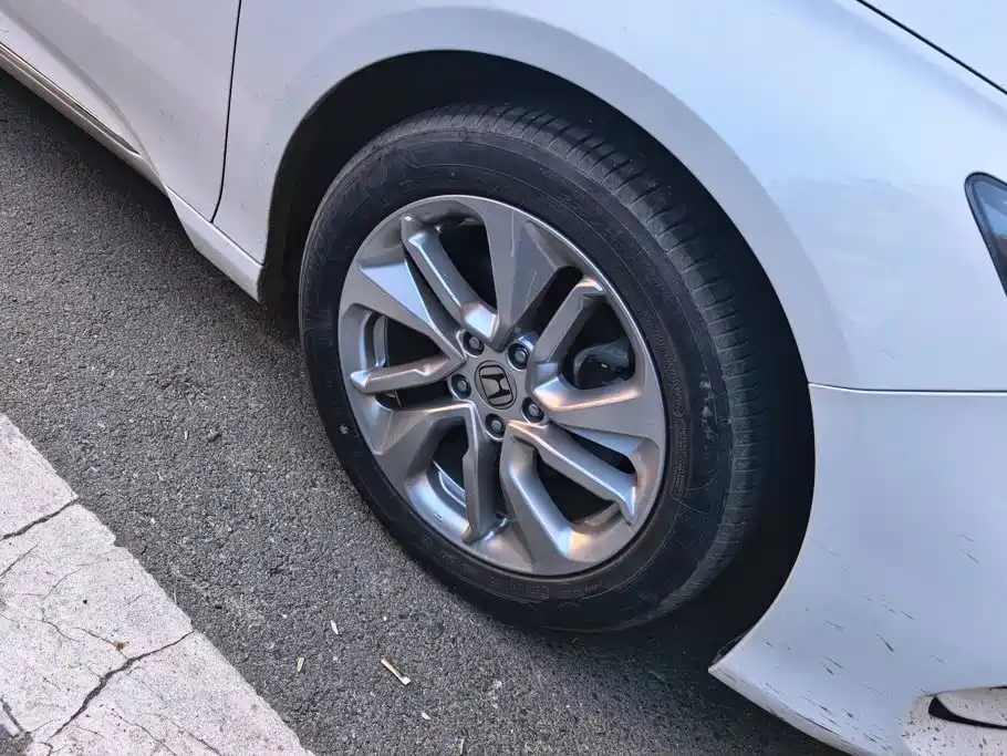 Honda Accord — фото 6