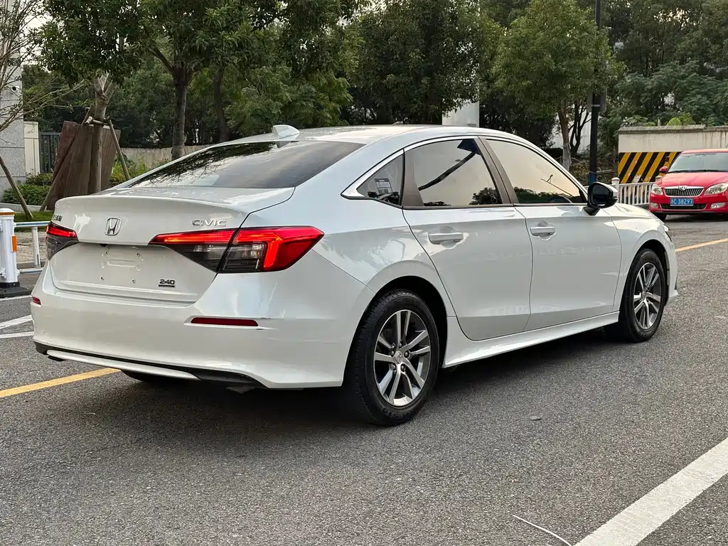 Honda Civic — фото 9