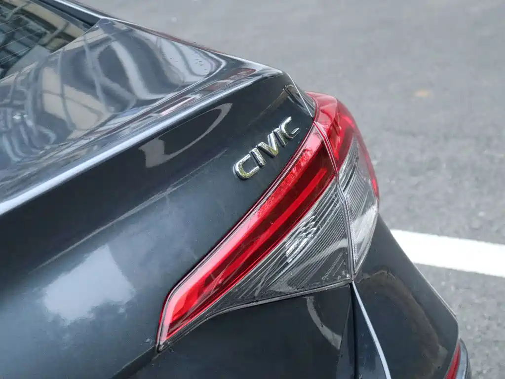 Honda Civic — фото 9