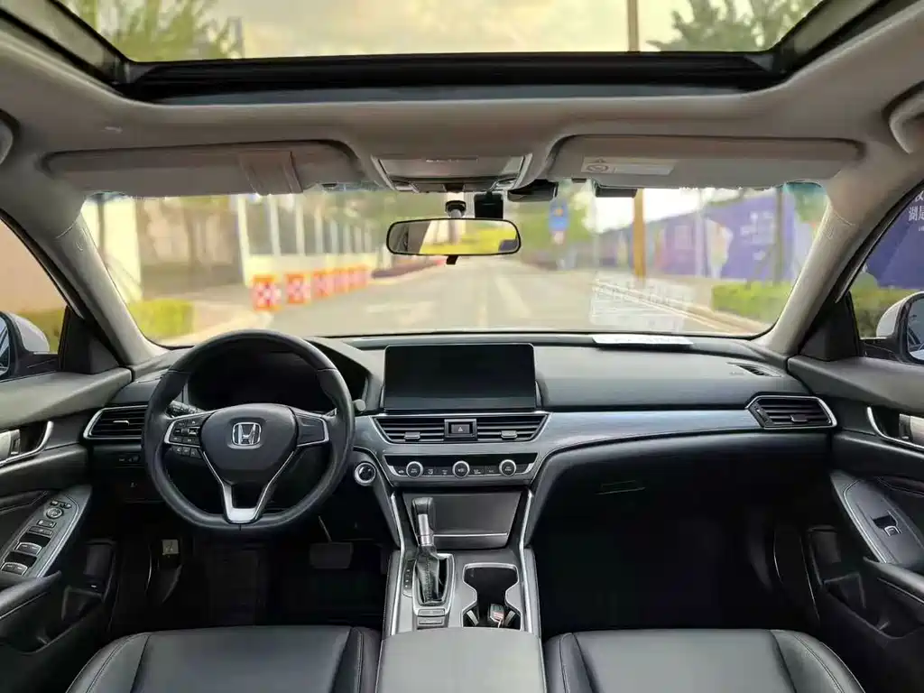 Honda Accord — фото 4
