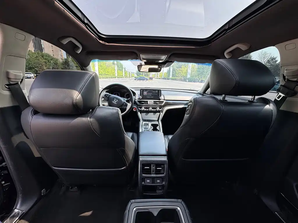 Honda Accord — фото 5