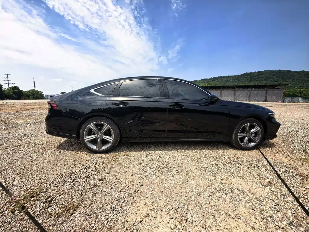Honda Accord — фото 4