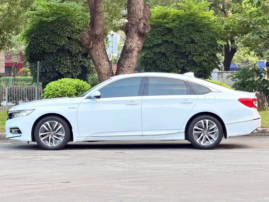 Honda Accord — фото 4