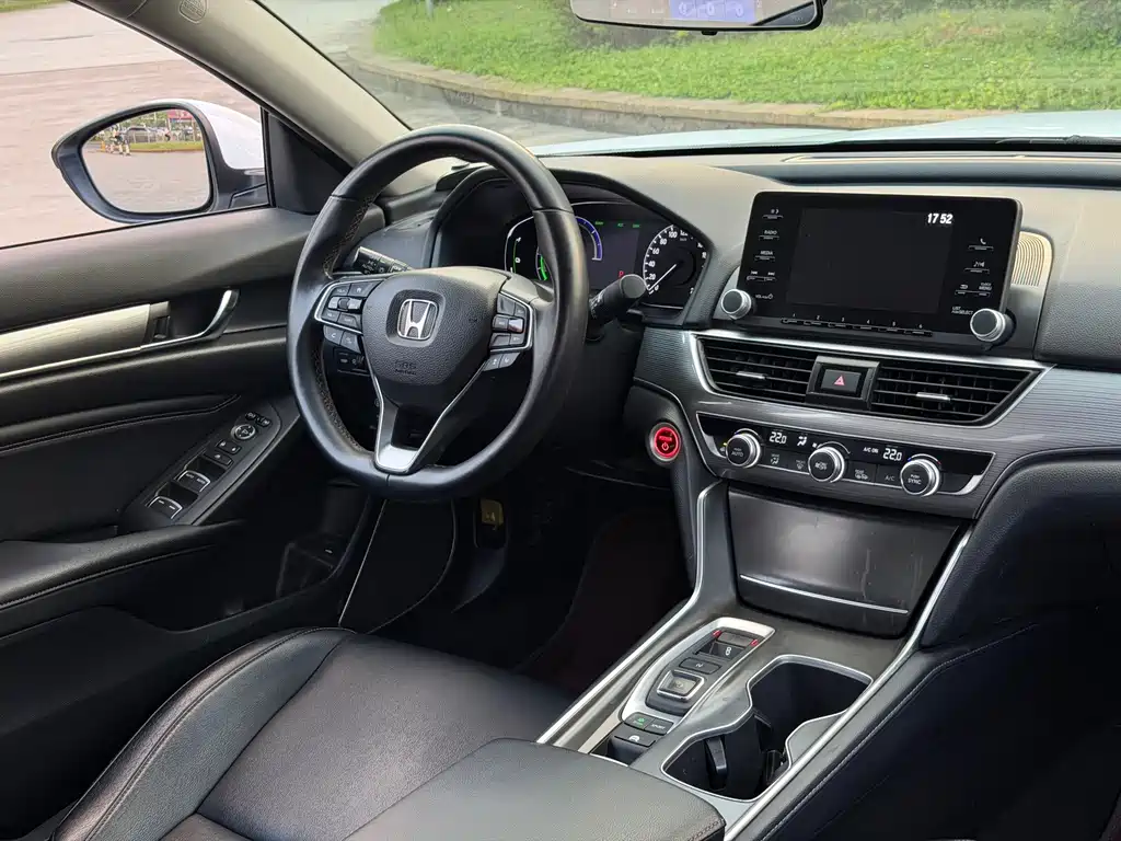 Honda Accord — фото 9