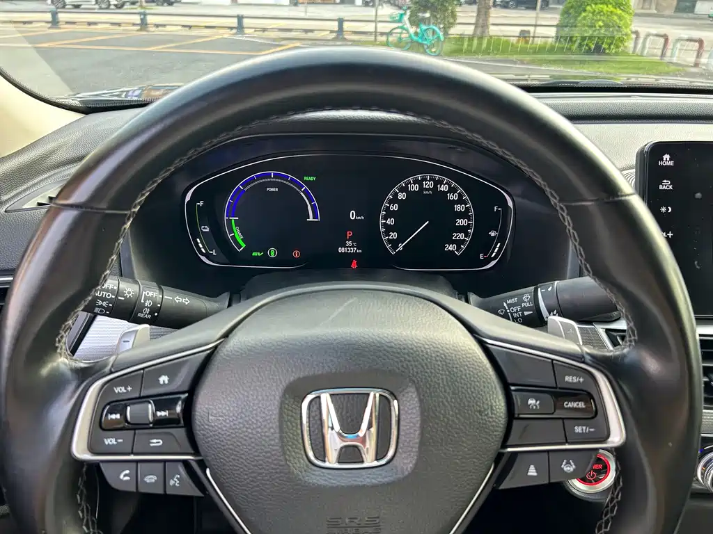 Honda Accord — фото 18