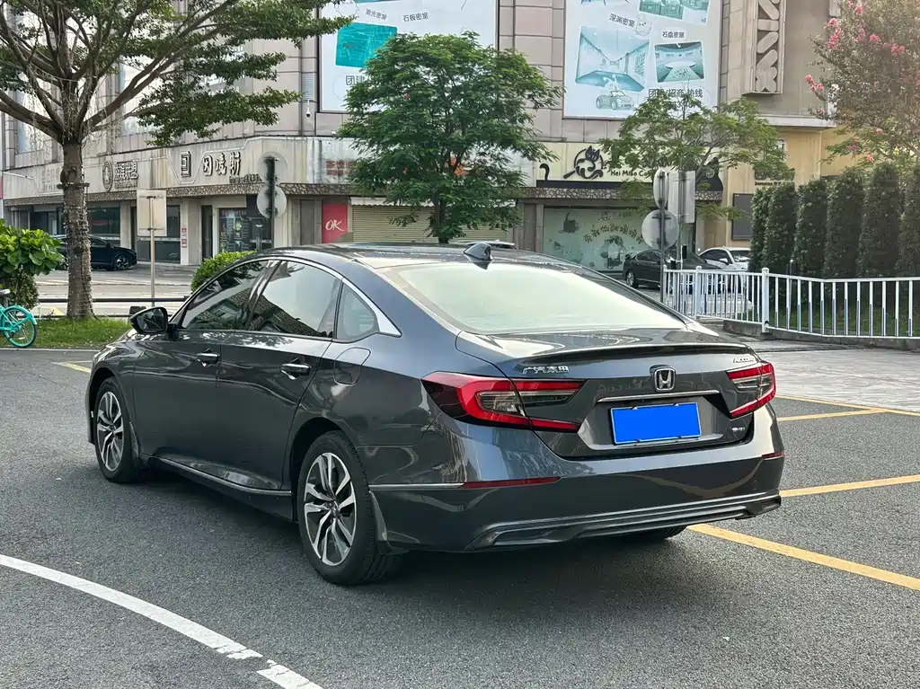 Honda Accord — фото 5