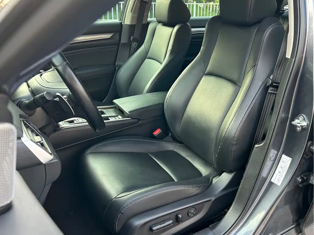 Honda Accord — фото 9