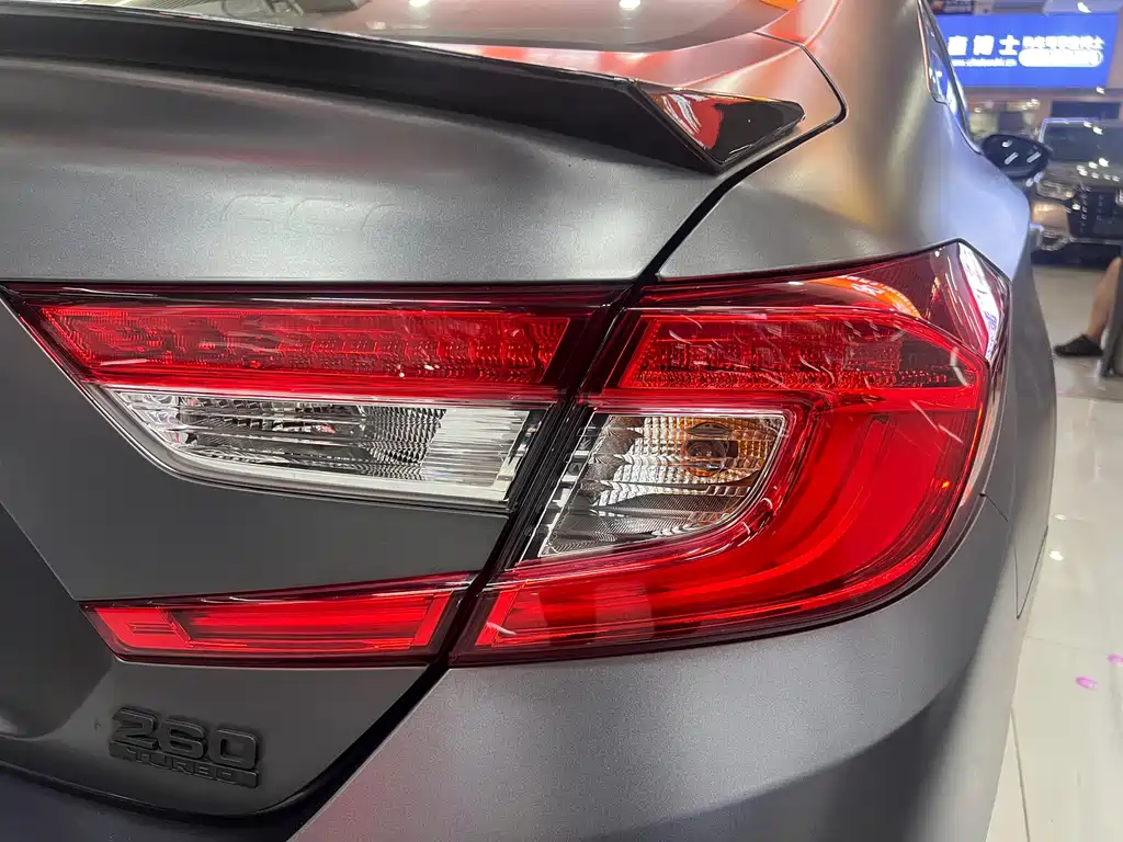 Honda Accord — фото 11
