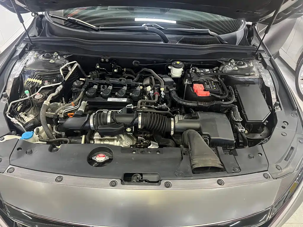 Honda Accord — фото 10