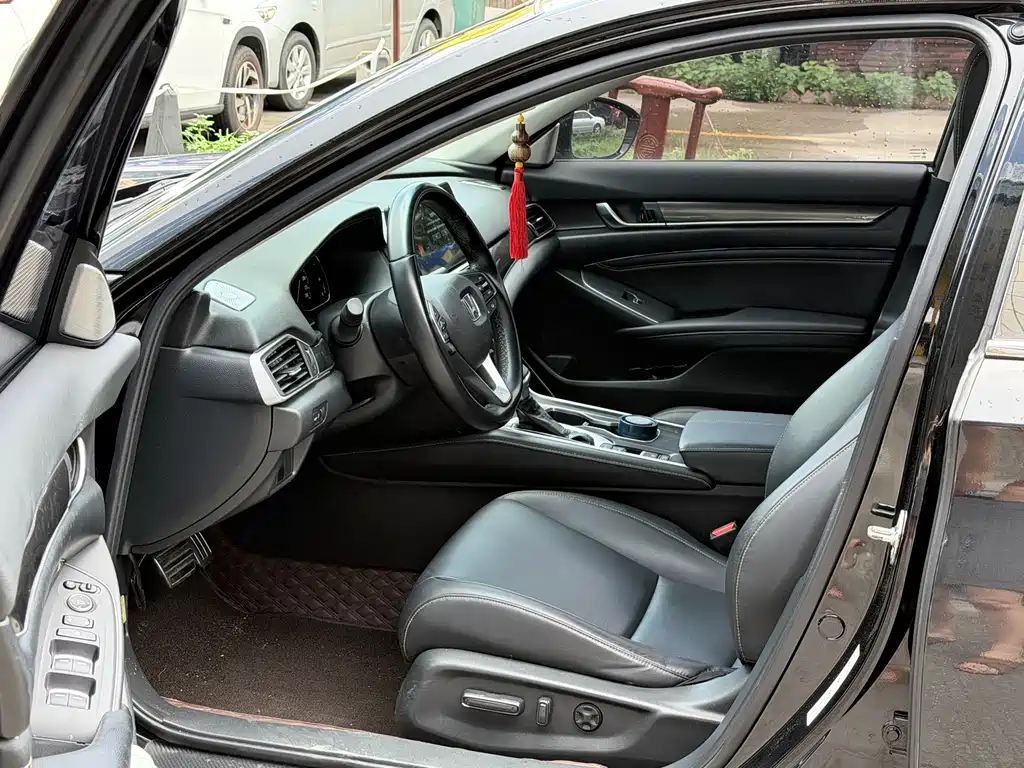 Honda Accord — фото 6