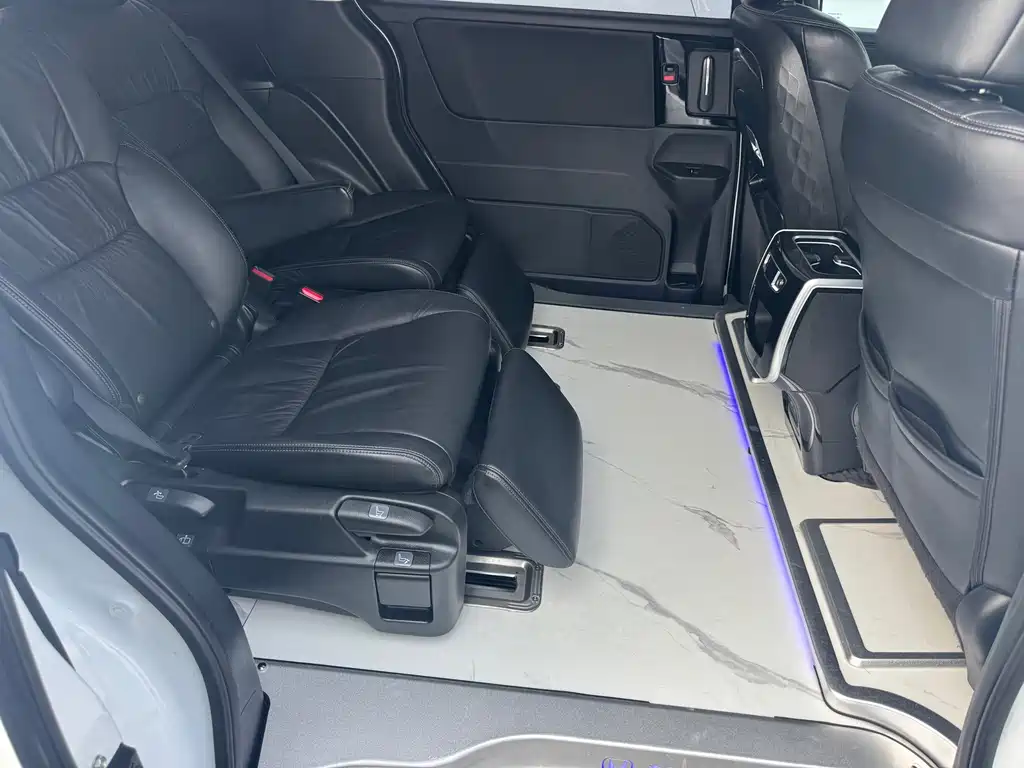Honda Odyssey — фото 11