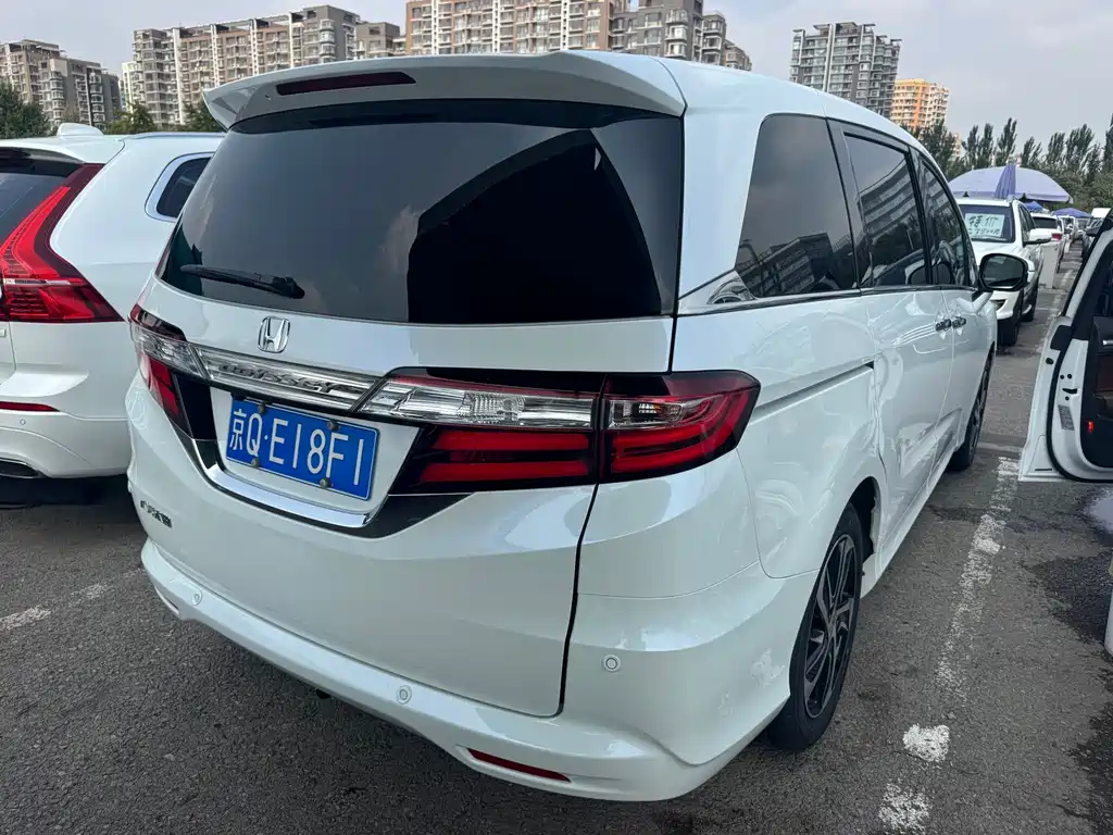 Honda Odyssey — фото 13