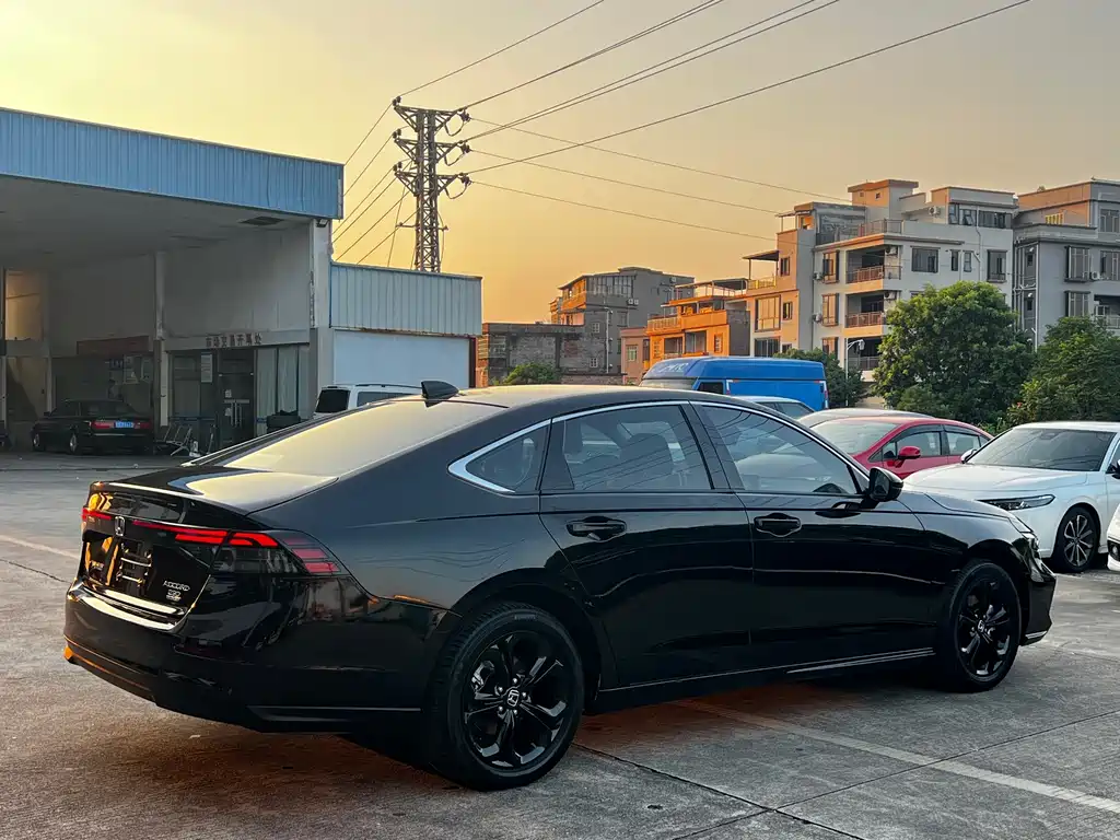 Honda Accord — фото 7