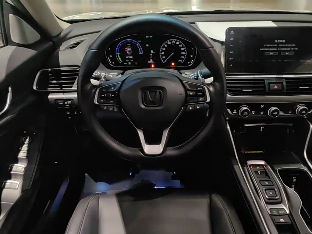 Honda Accord — фото 11