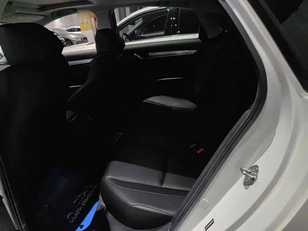 Honda Accord — фото 17