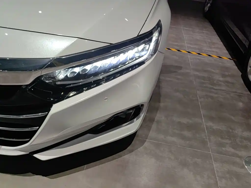 Honda Accord — фото 24