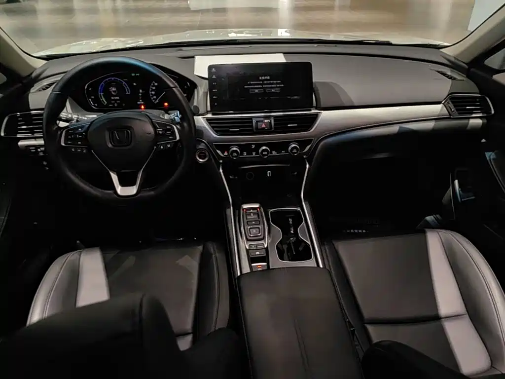 Honda Accord — фото 10