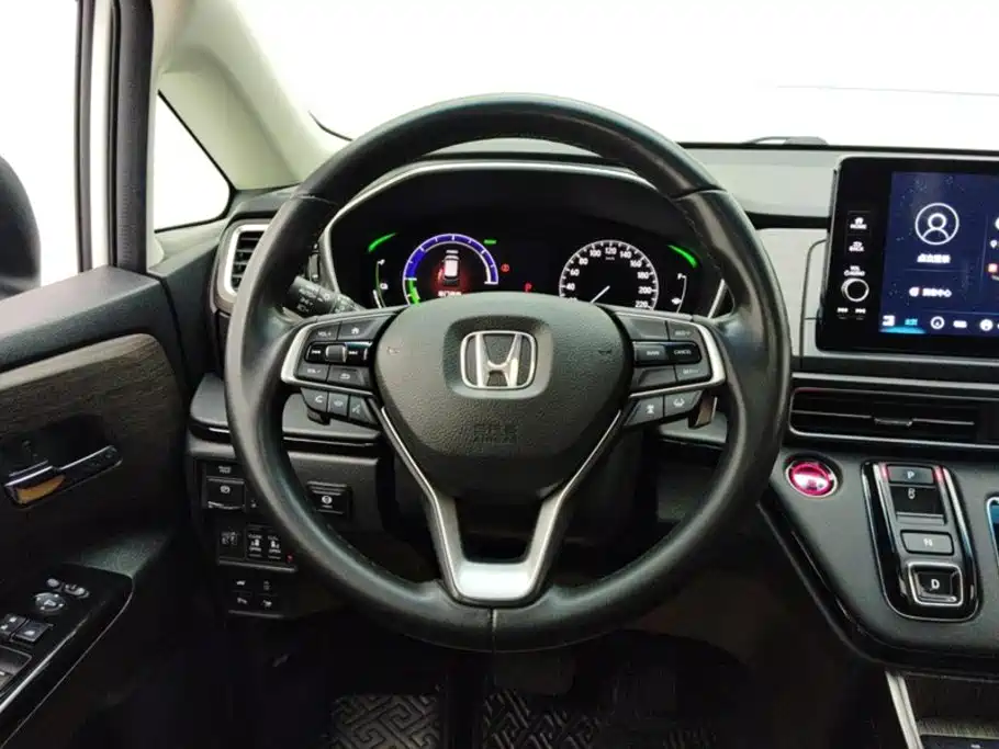 Honda Odyssey — фото 15
