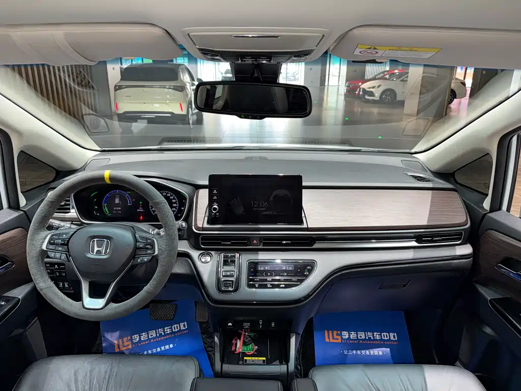 Honda Odyssey — фото 10