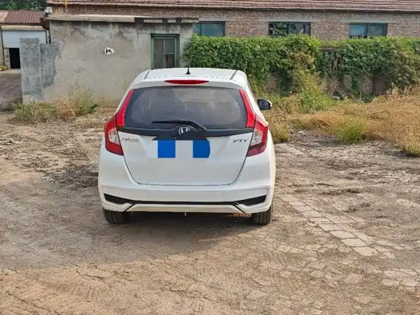Honda Fit — фото 5