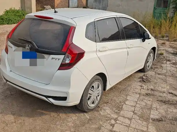 Honda Fit — фото 7