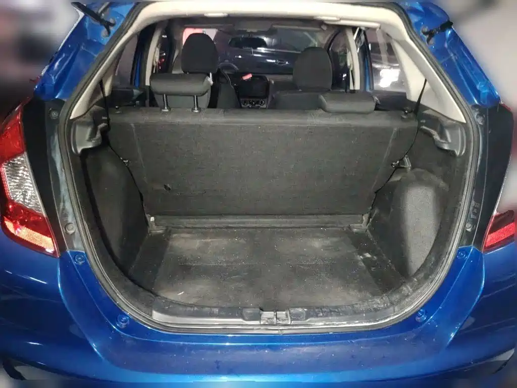 Honda Fit — фото 10