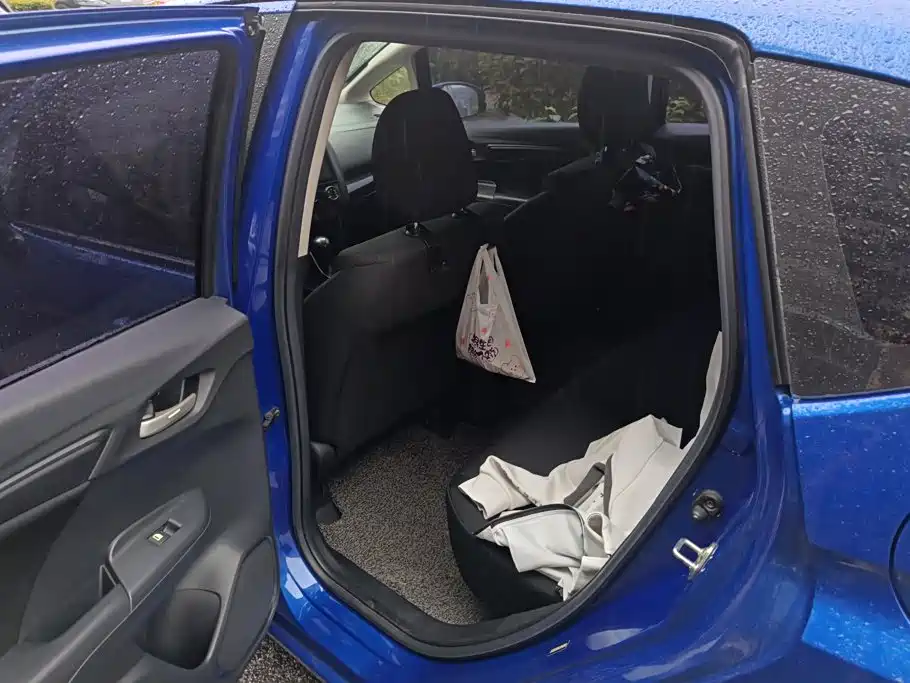 Honda Fit — фото 11