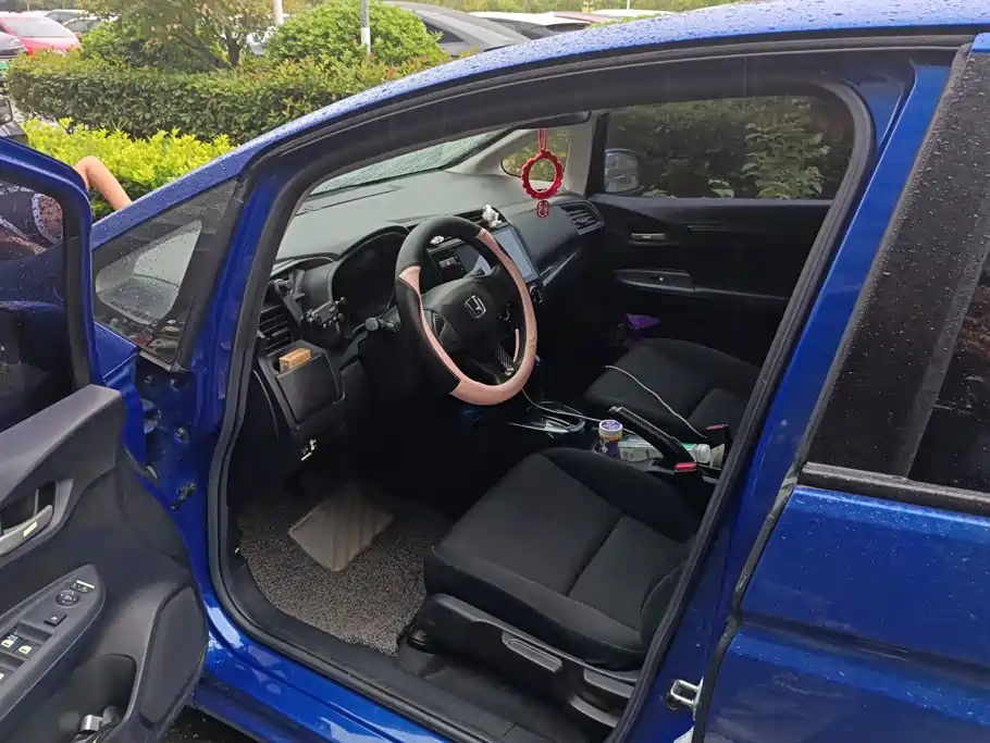 Honda Fit — фото 9