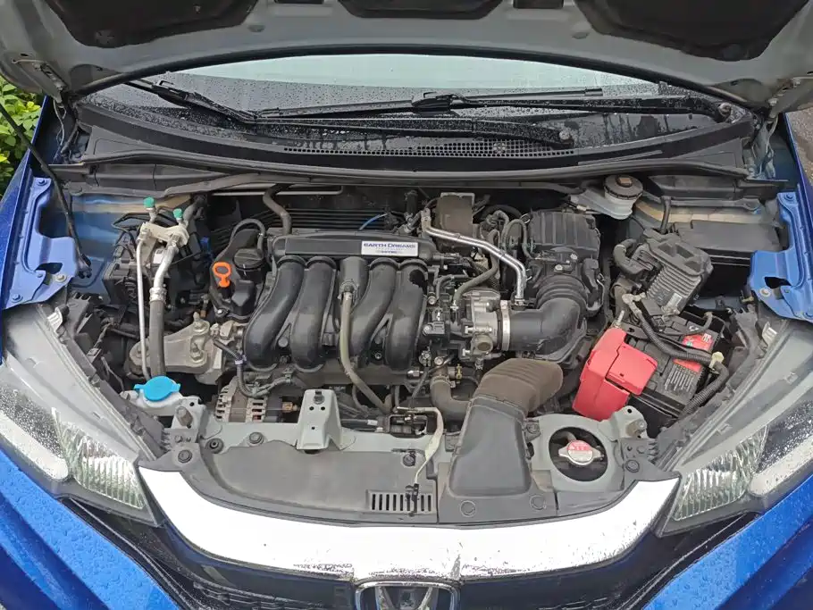 Honda Fit — фото 10